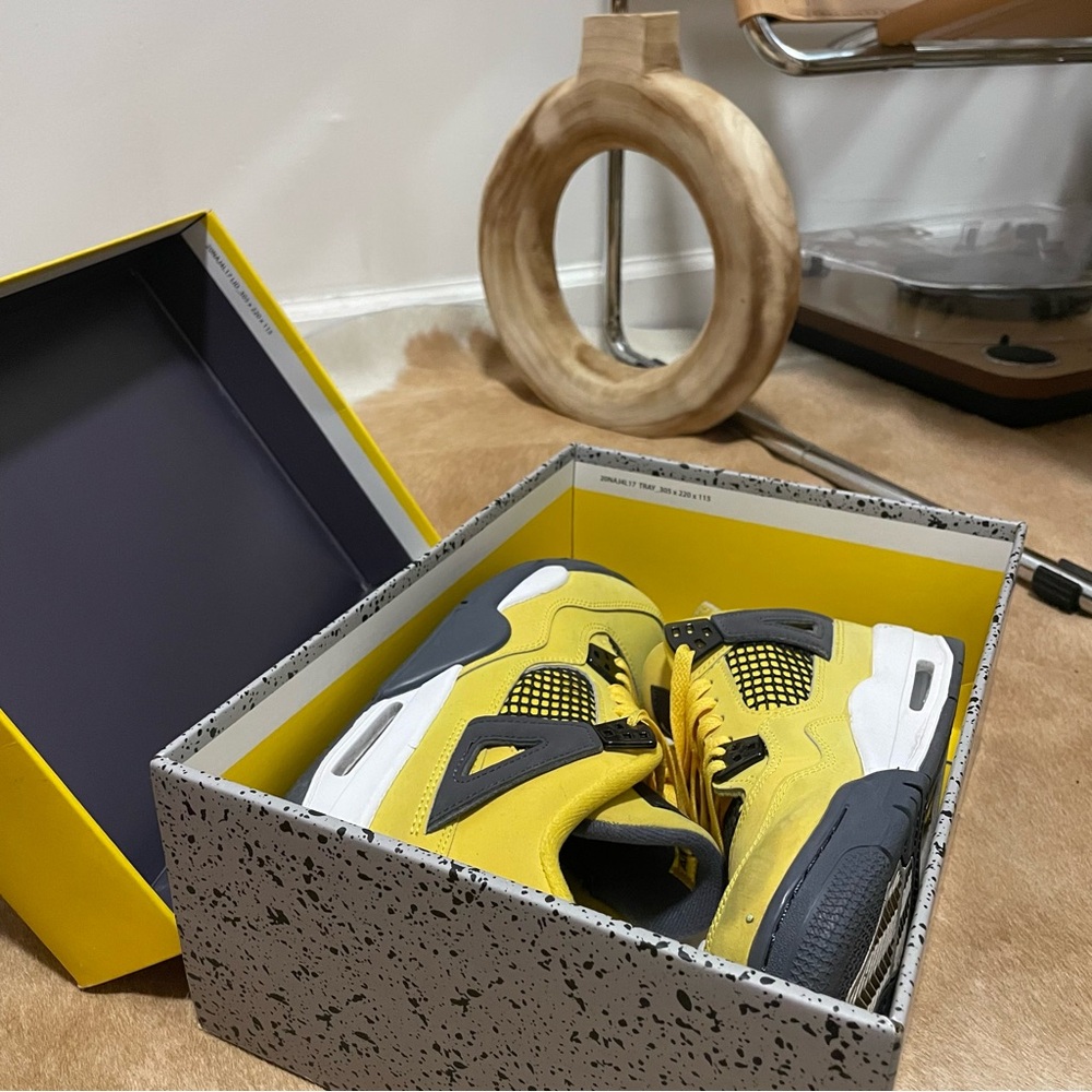 Air Jordan Lightning Retro 4’s